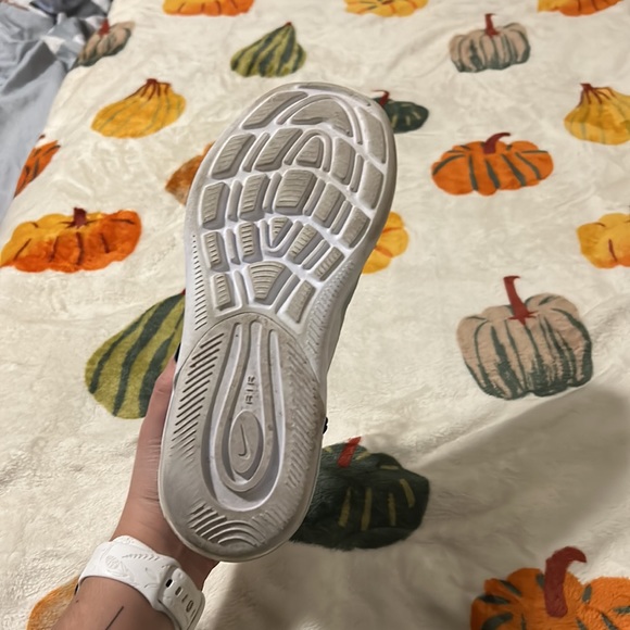 Nike Air Max Axis - Picture 4 of 7